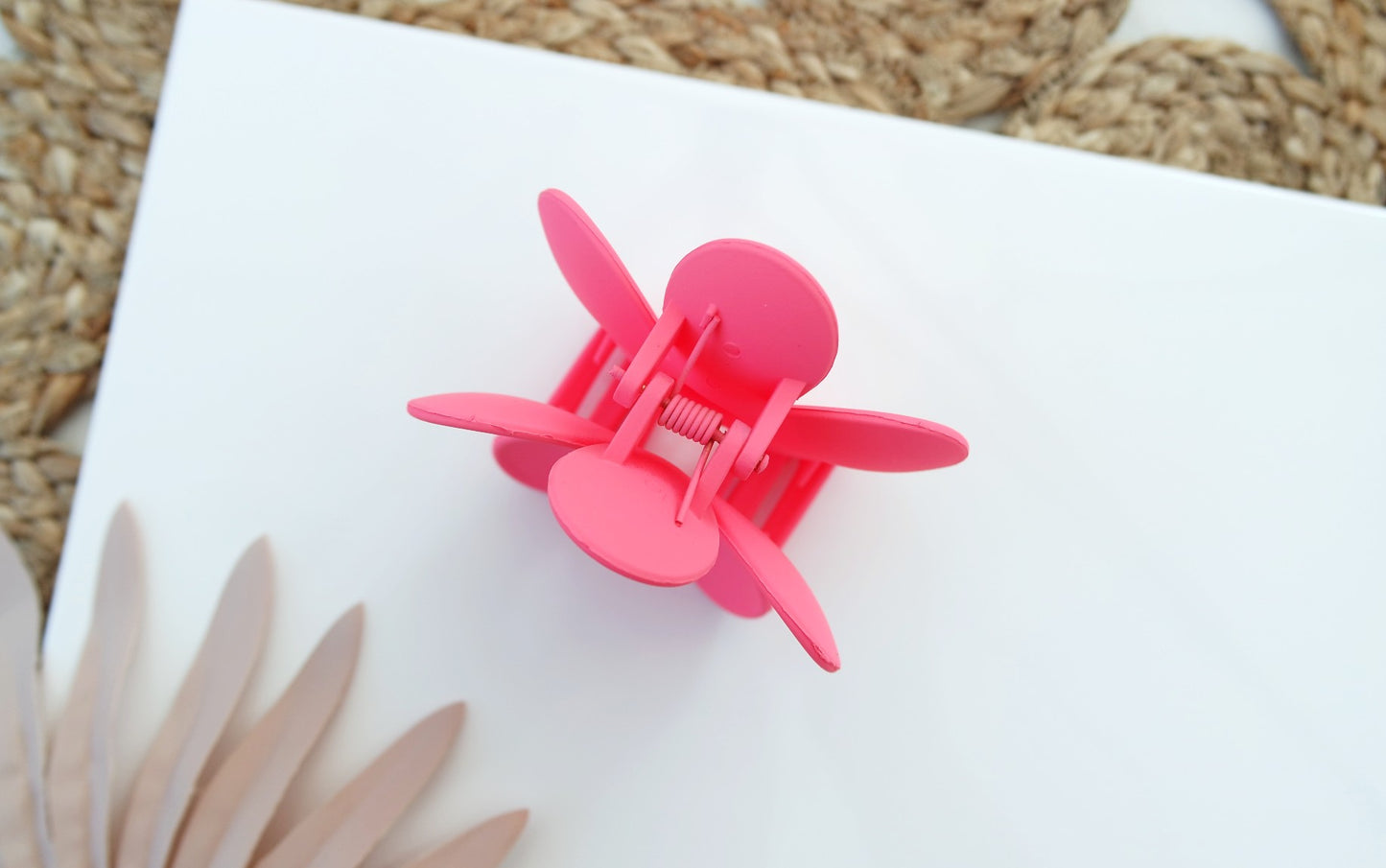 Daisy Claw Hair Clip