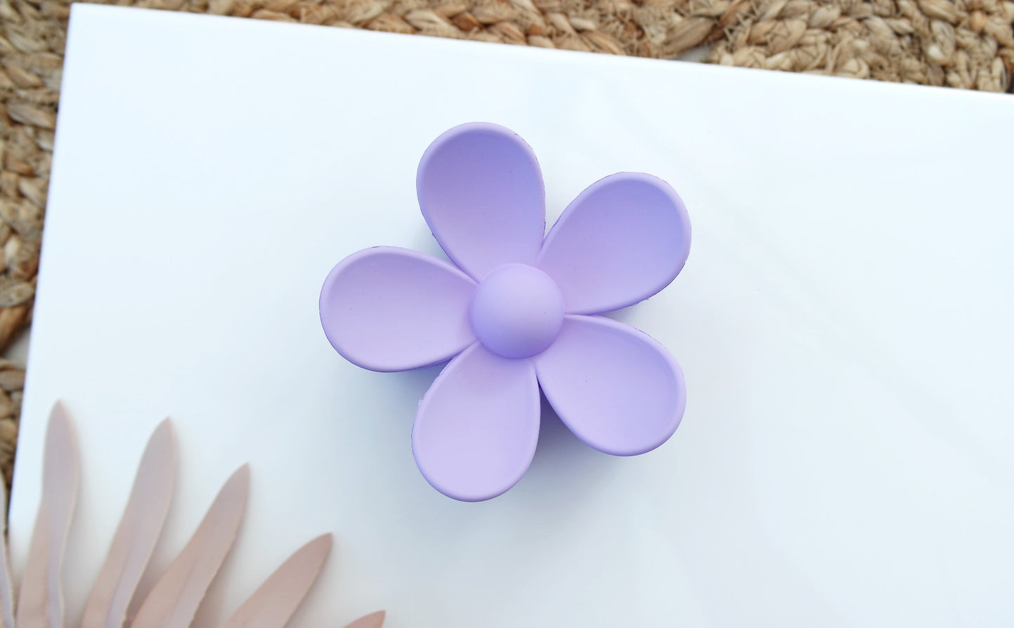 Daisy Claw Hair Clip