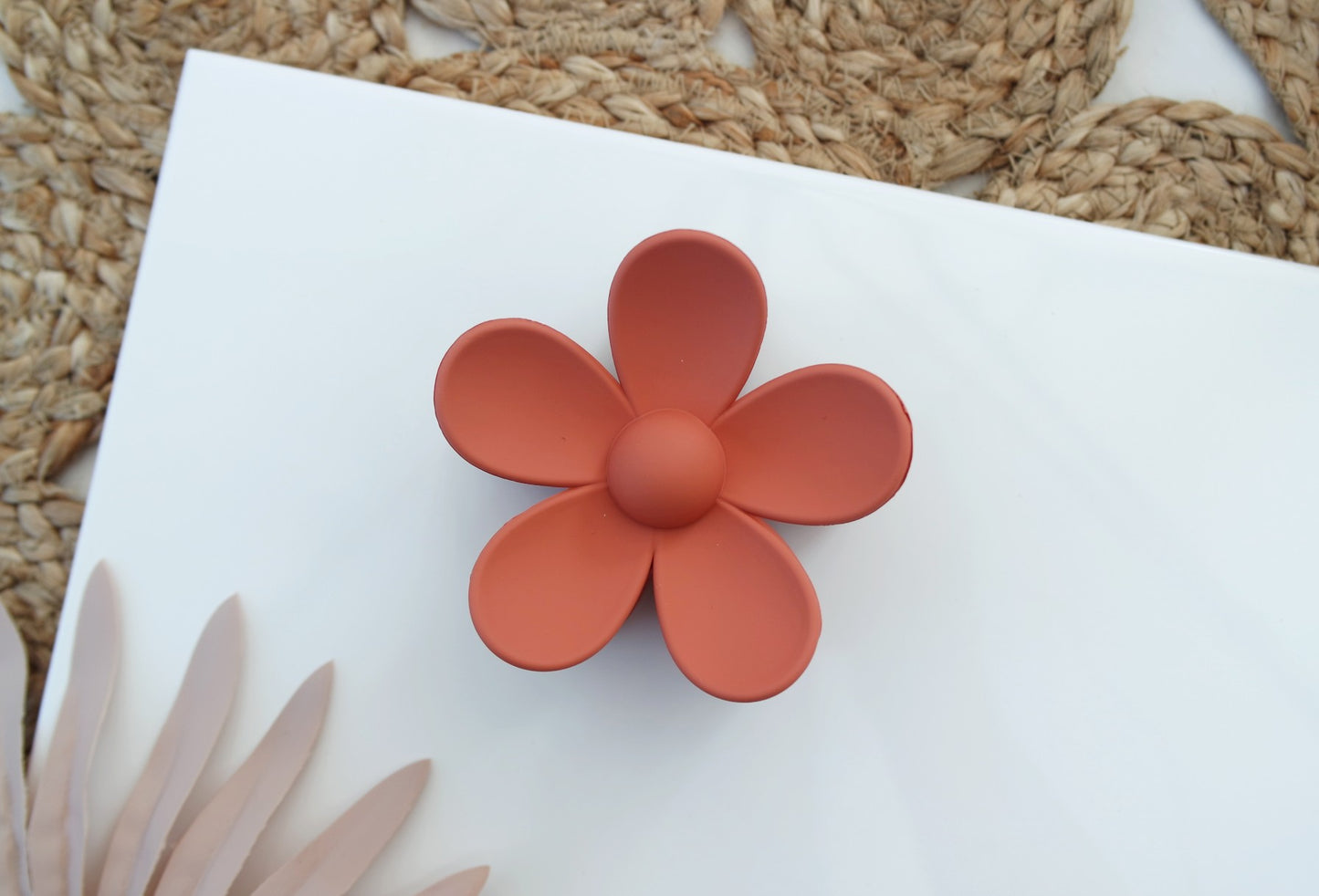 Daisy Claw Hair Clip