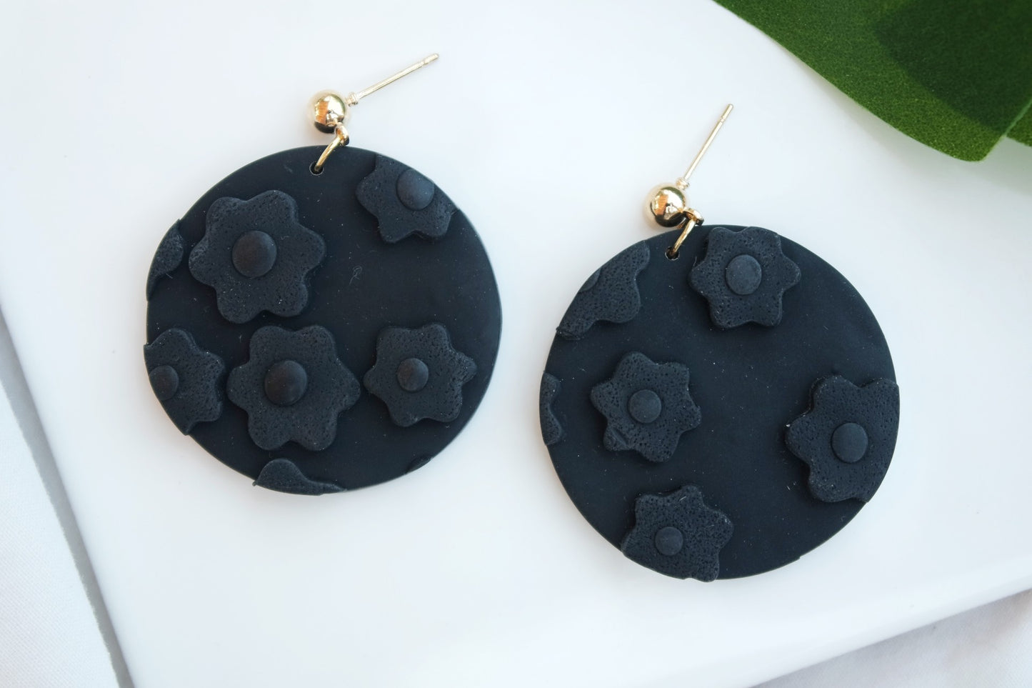 Black Flower Circle Stud