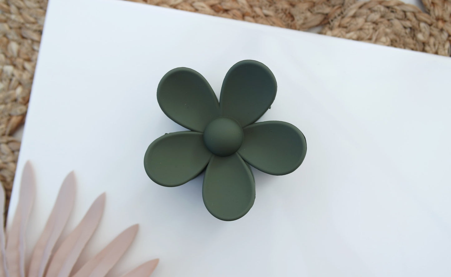 Daisy Claw Hair Clip